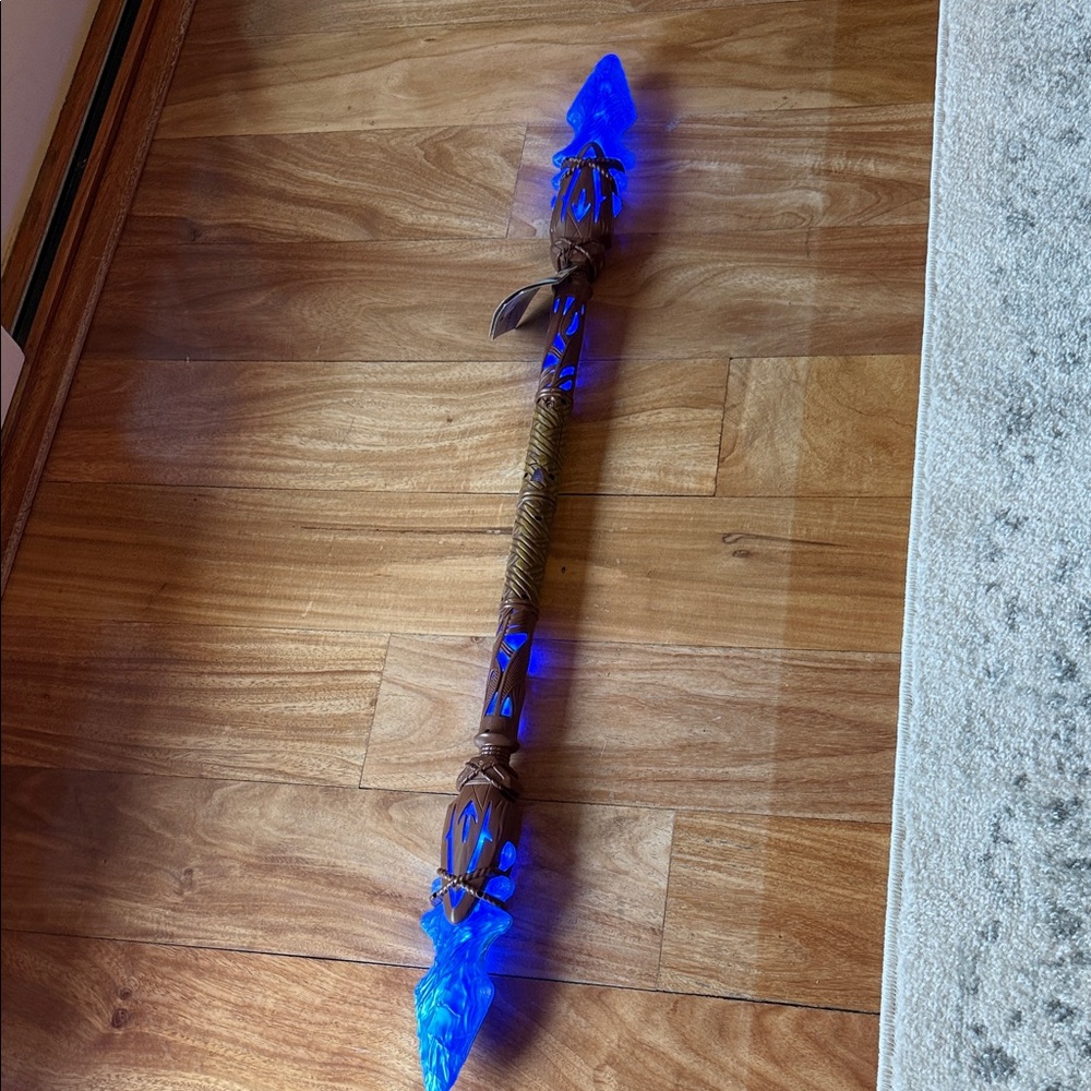 Avatar- Glow Crystal Spear with Blue Accents